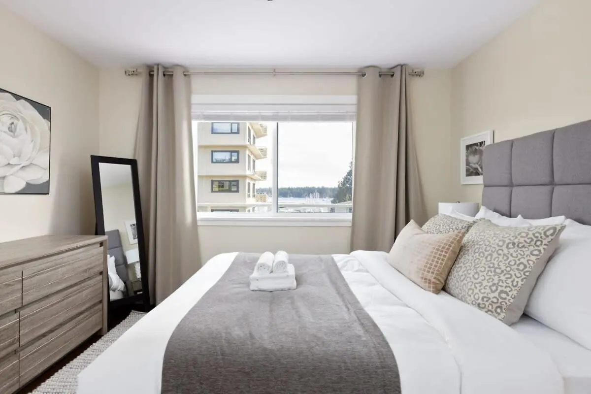 Spacious 2 Bedroom In Nanaimo With An Amazing View