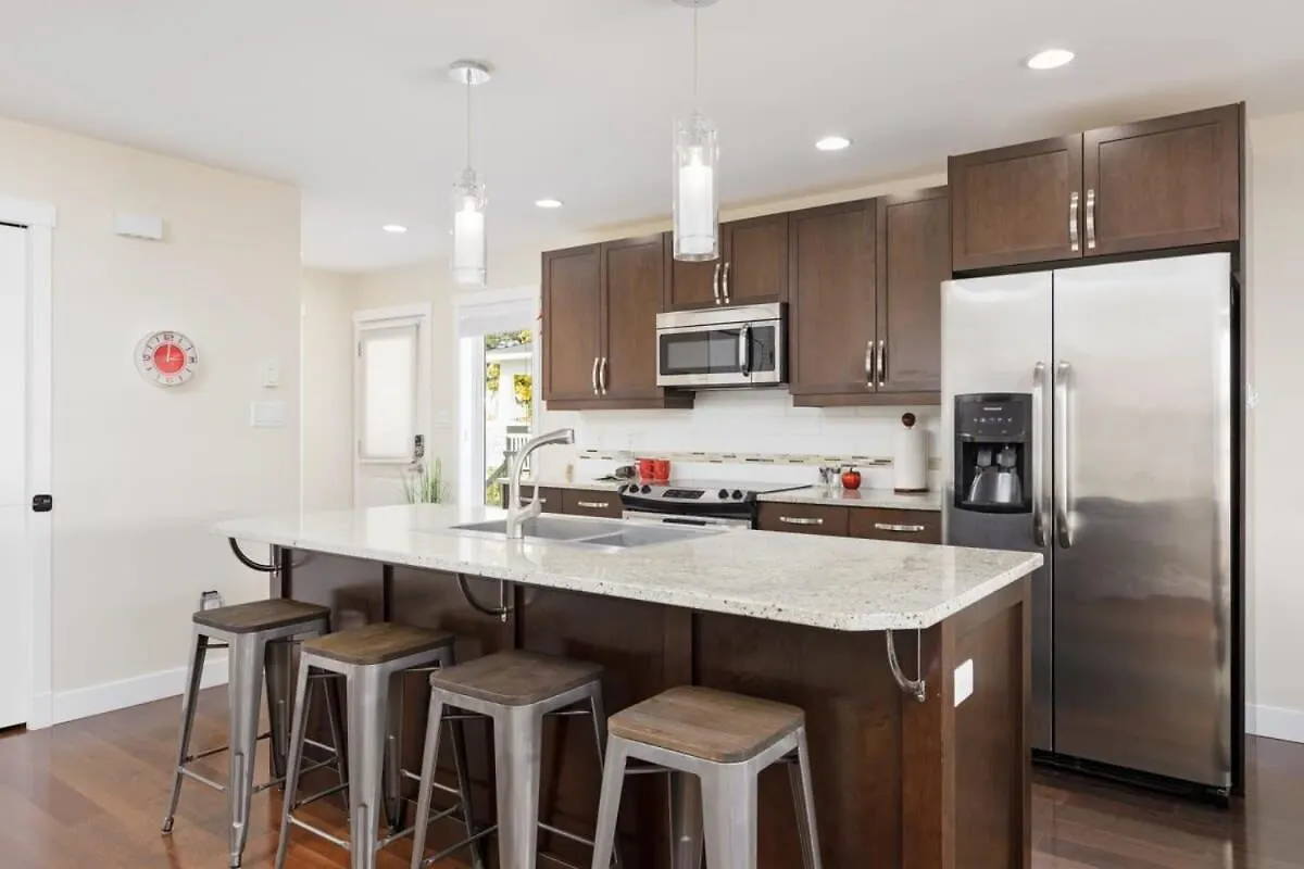 Spacious 2 Bedroom In Nanaimo With An Amazing View Holiday home